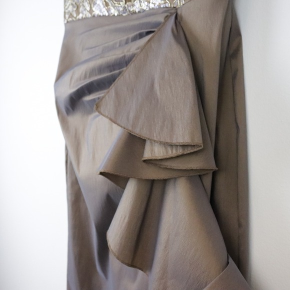 NWT Tadashi Shoji Mah Off-Shoulder Spiral Flounce Gown 8 Maxi Dress ATV19272L - Picture 6 of 11